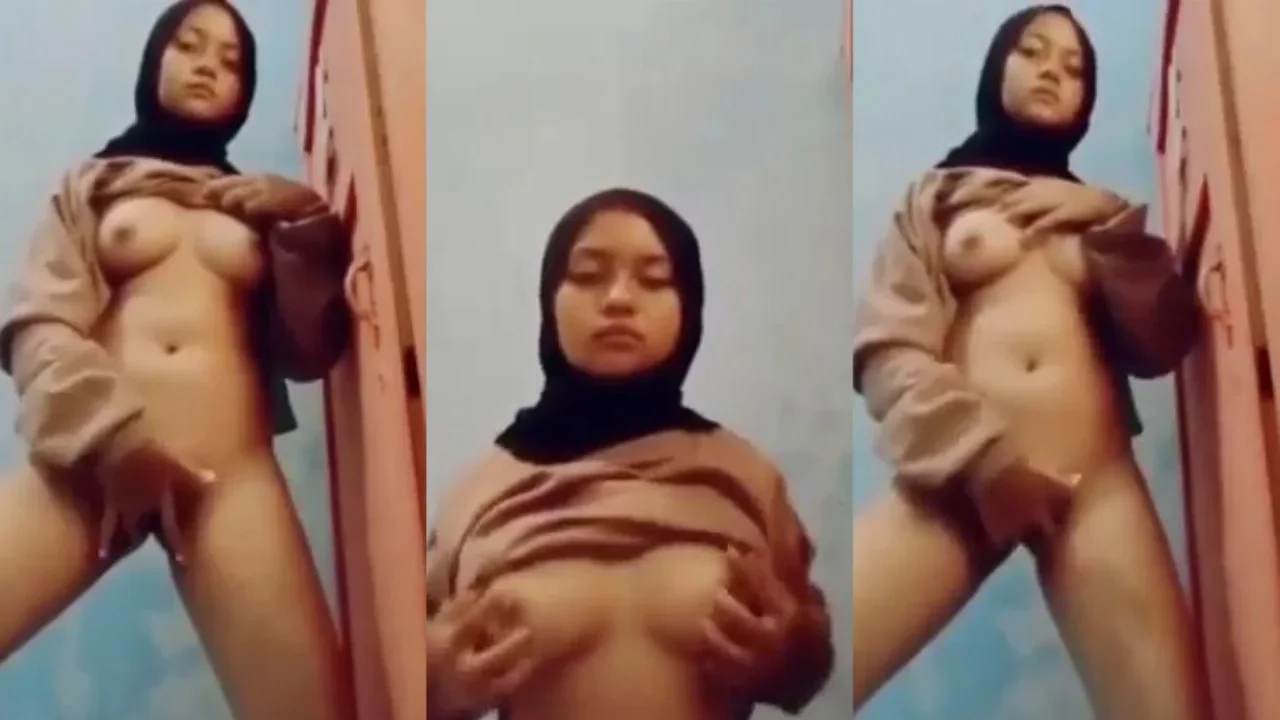 Bokep Muslimah Hijab Masih ABG Toket Bulat Colmek Merem Mele...